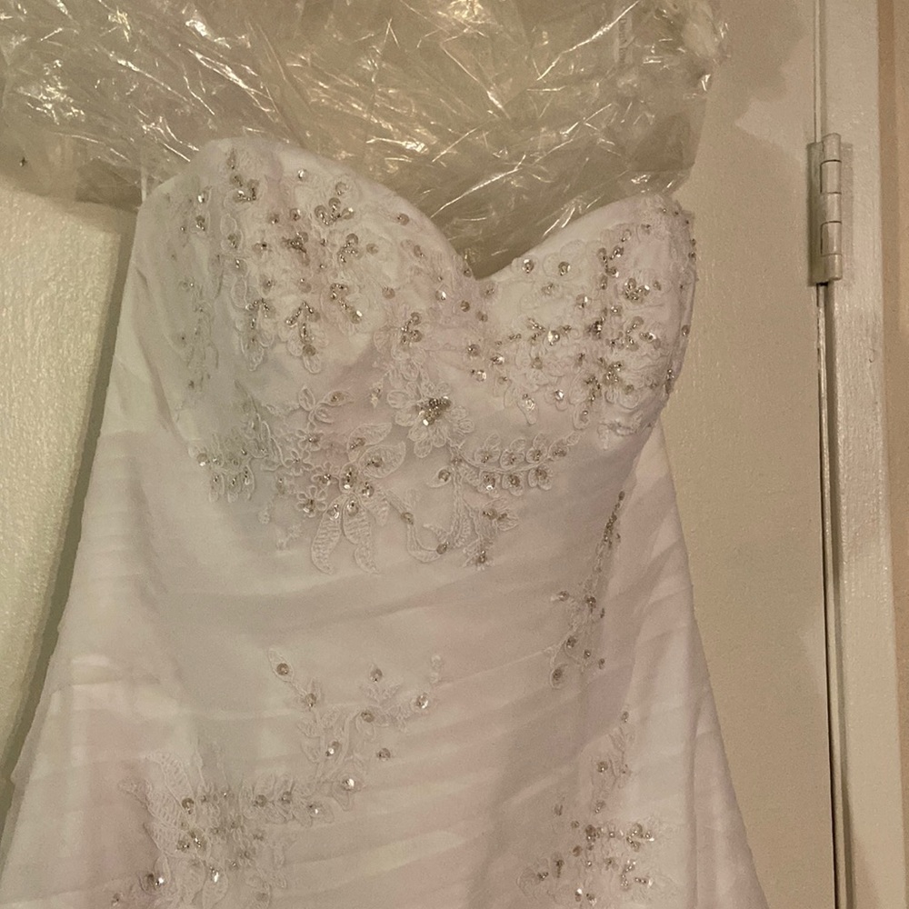 David’s Bridal Mermaid style wedding dress